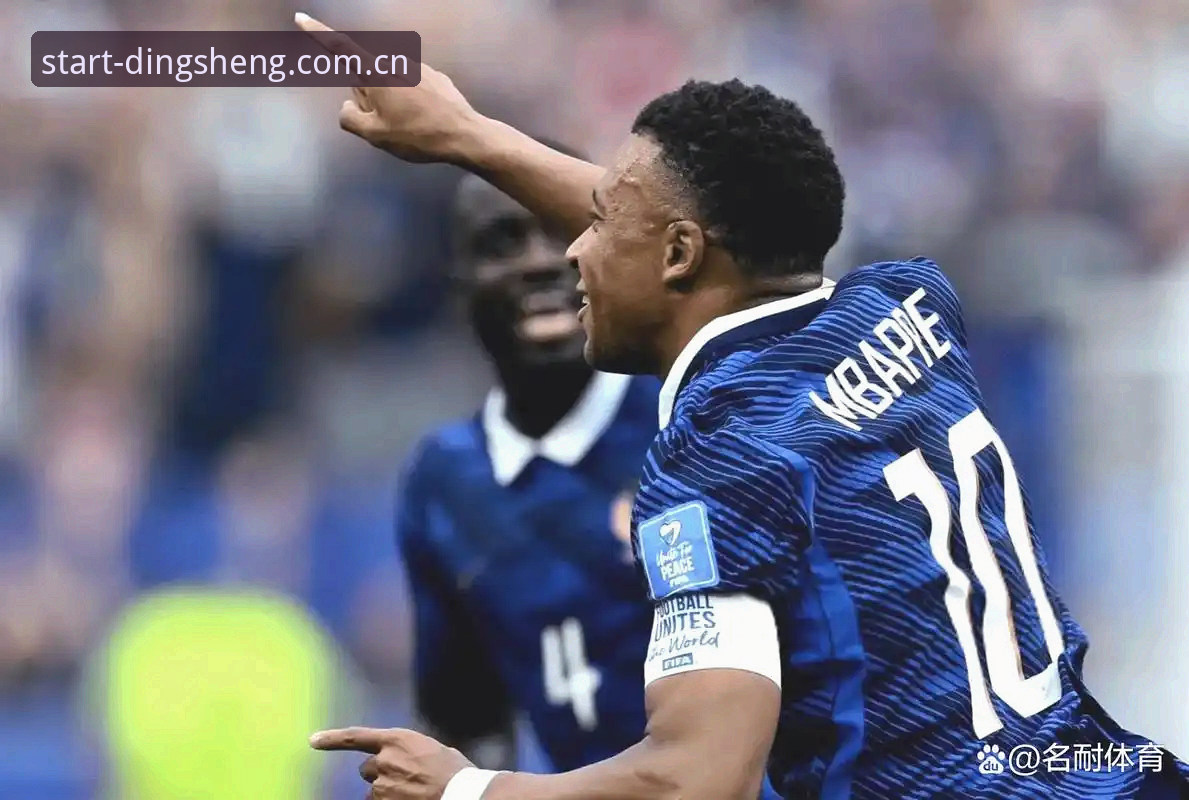 雷暴中断2小时11分，法国3-0伊拉克的观赛门道